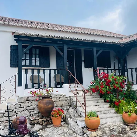 Деревянный коттедж Alto Paraiso Boutique